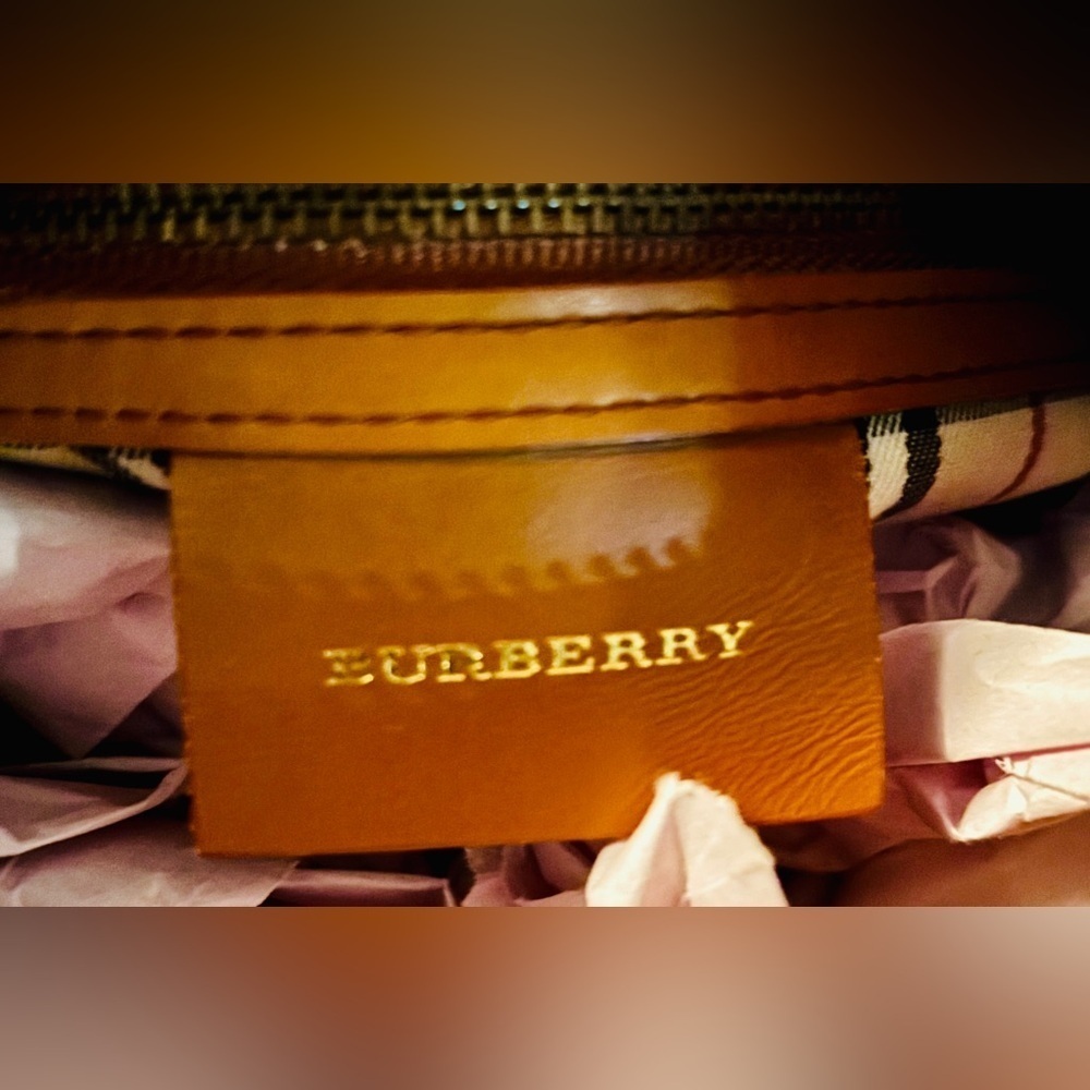 Burberry Vintage Leather Shoulder Bag | Nova Check Lining w/DB | Viral 20K Views - Picture 5 of 17